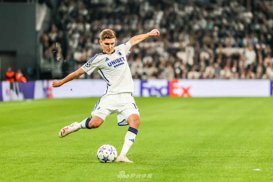 但背后却隐 但背后却隐